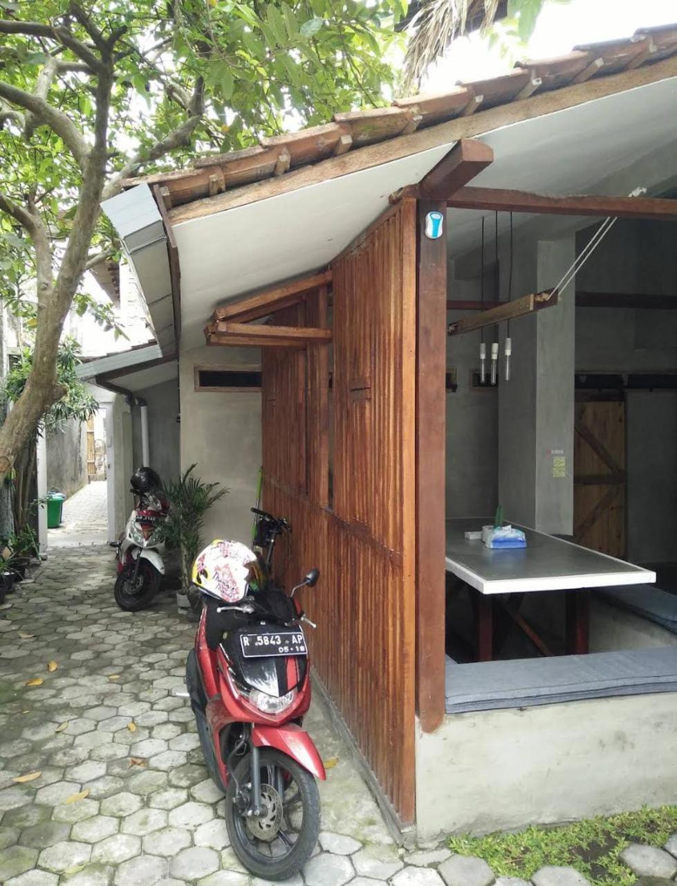 Trava House Villa Jogja Джокякарта Екстериор снимка